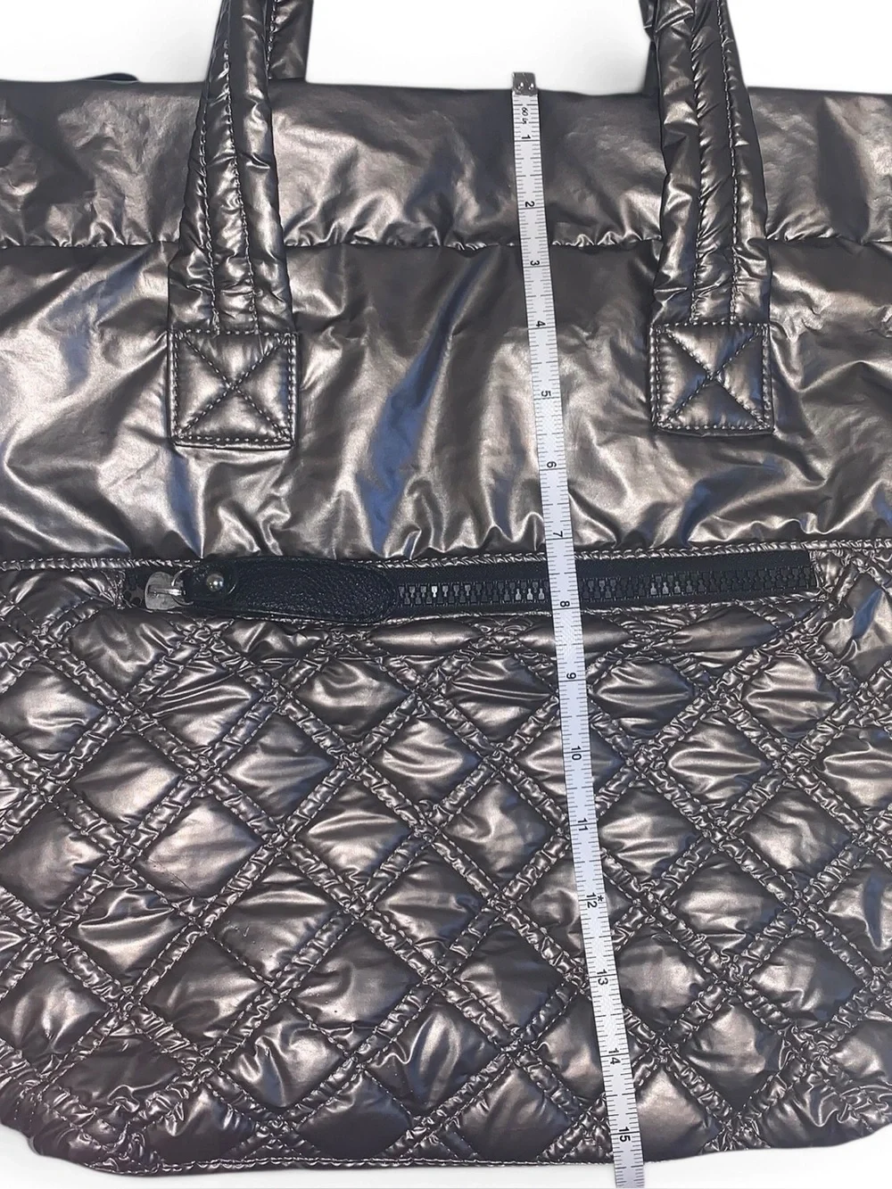 Sondra Roberts Squared - Metallic Quilted Puffer Tote Bag (Gunmetal/Silver Y2K)